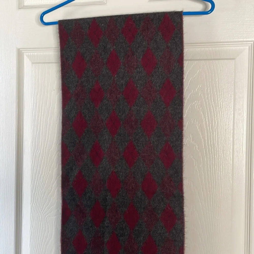 Geoffrey Beene argyle print fringe scarf